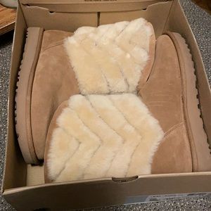 TANIA AUTHENTIC UGG BOOTS